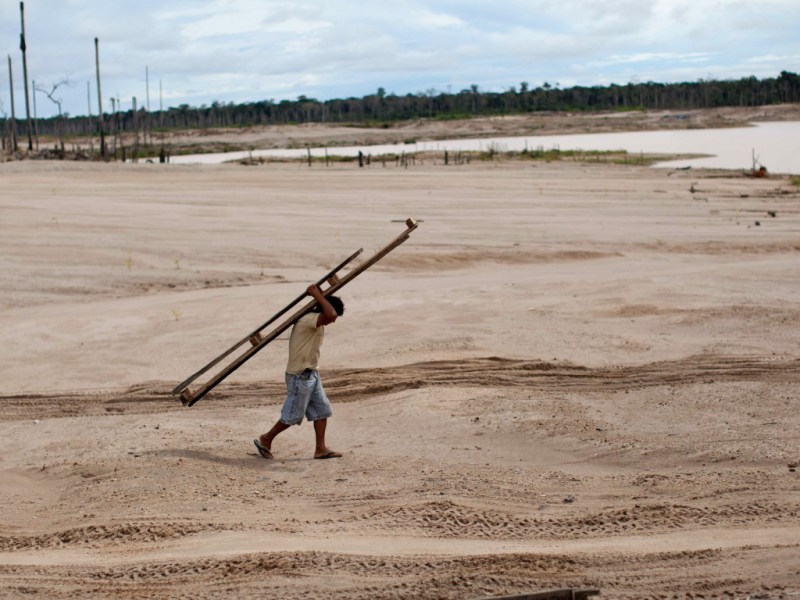 The Mafias Behind Sand Trafficking in Latin America